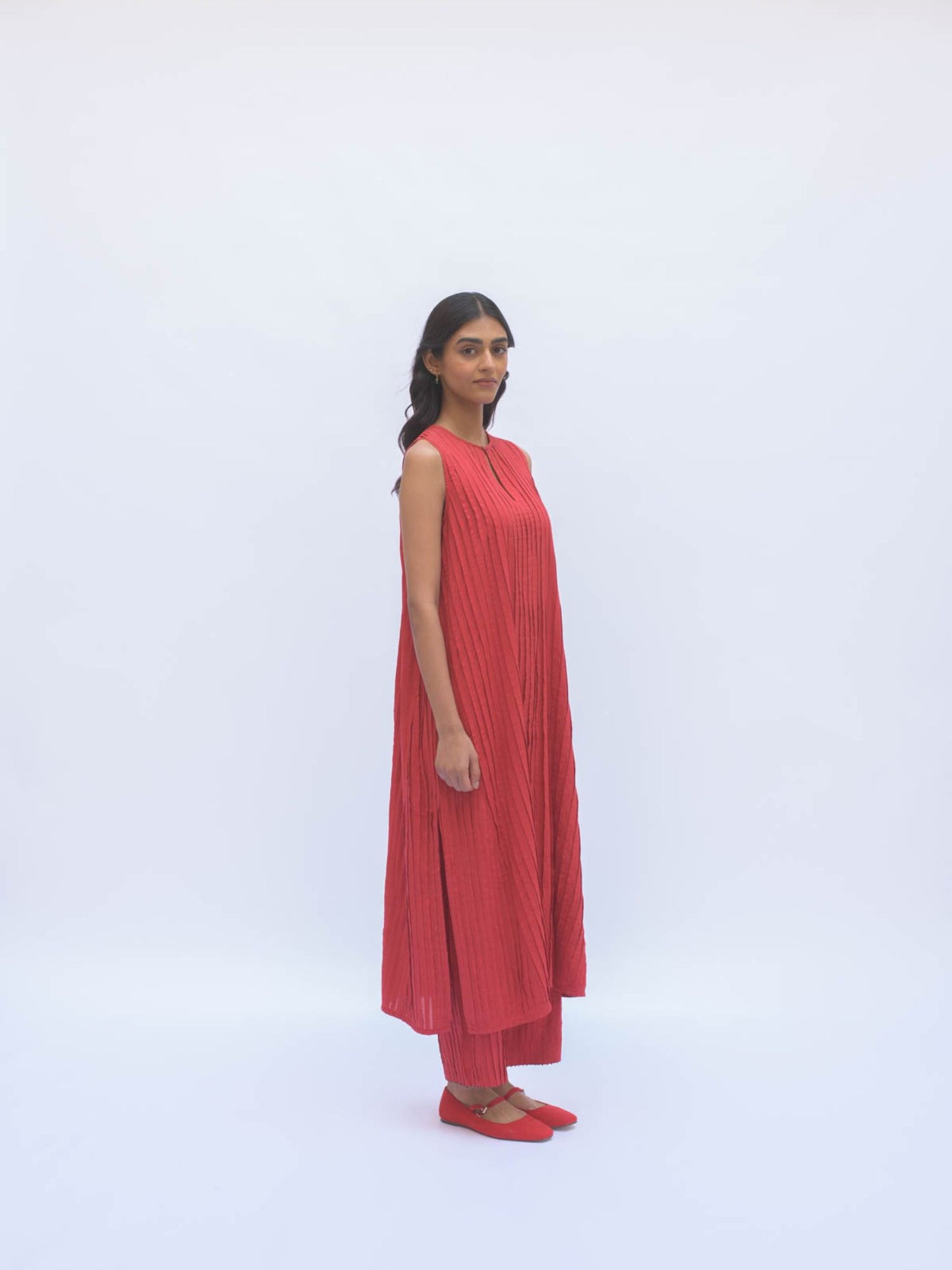 LAAL NEELI