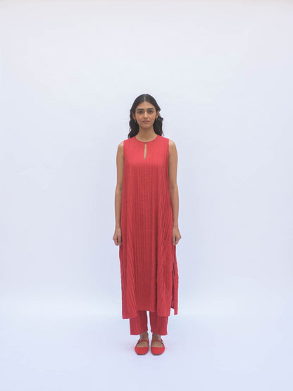 LAAL NEELI