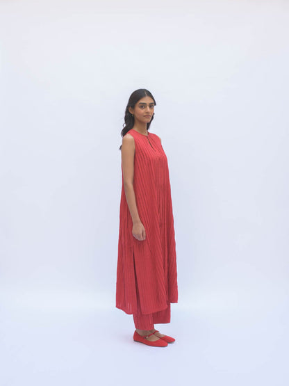 LAAL NEELI