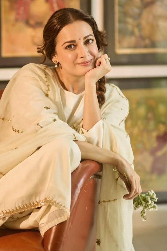 Dia in Daulat Ivory