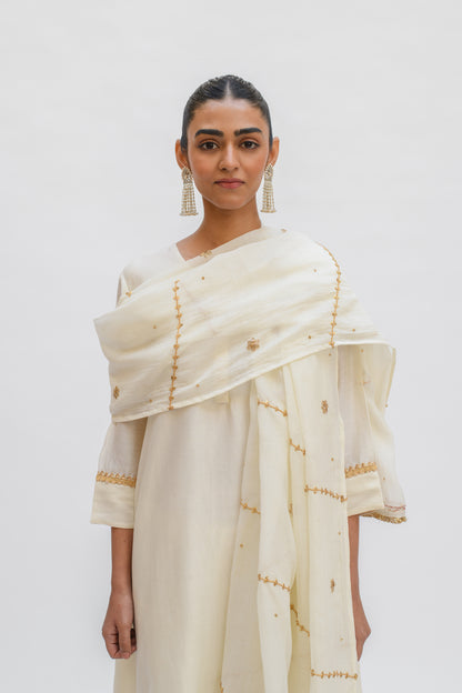 DAULAT IVORY