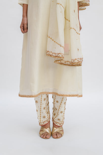 DAULAT IVORY