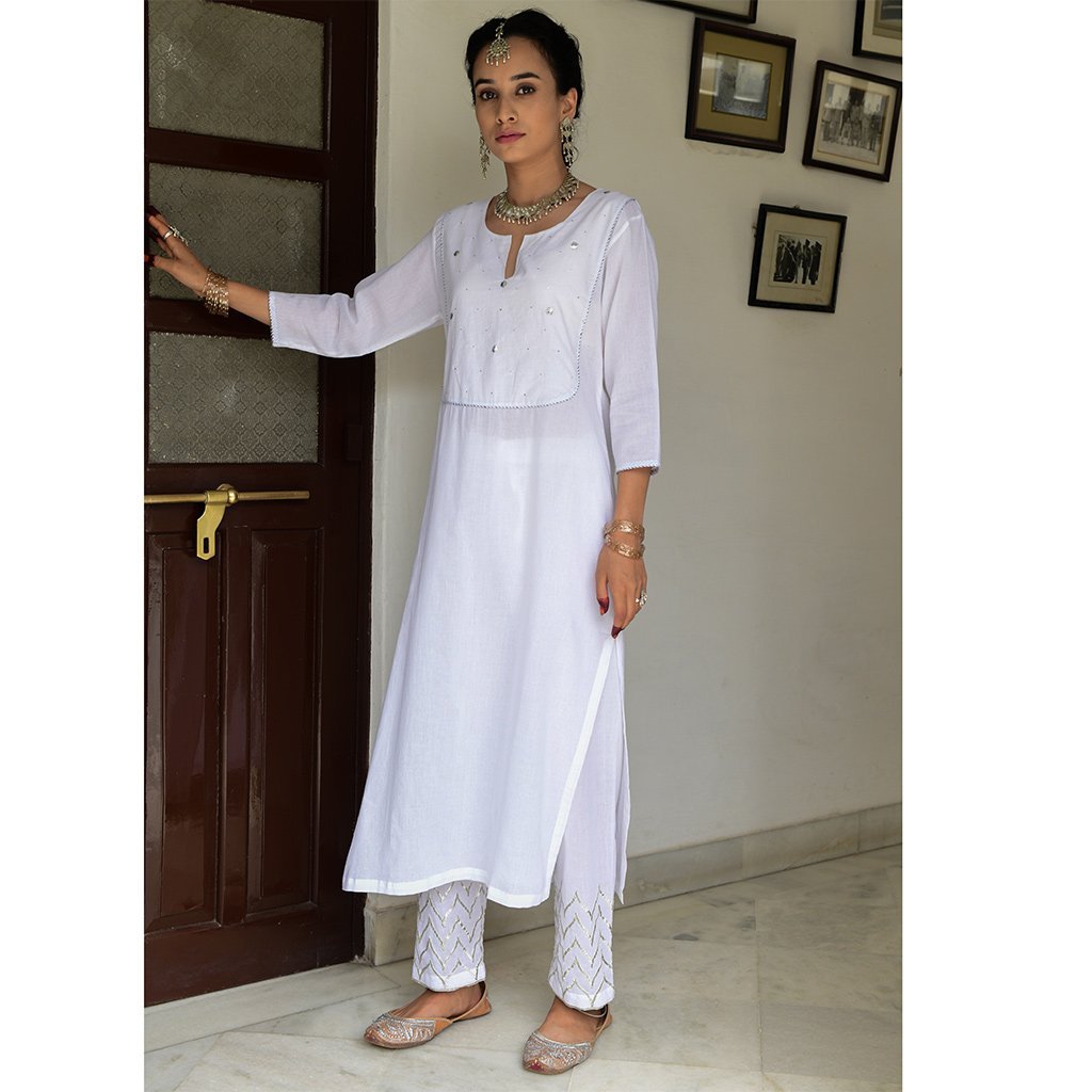 Buy White Kurtis For Women in India | White Short Kurtis & More